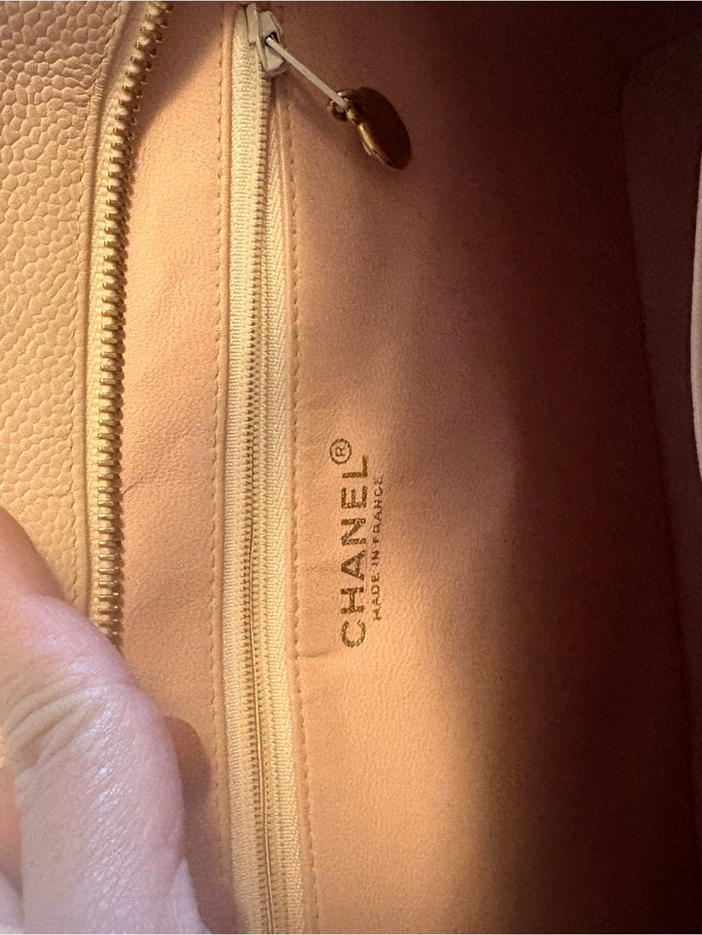 CHANEL Medallion Tote Caviar Leather - Picture 8 of 11